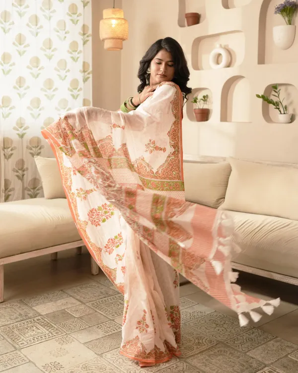 White_Cotton_Hblock_Print_Mul_Saree_With_Tassels_For_Women